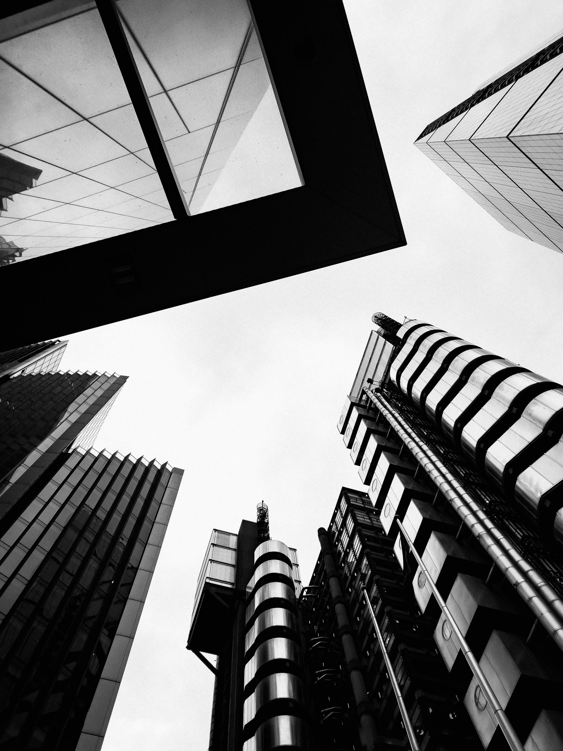 Maximizing Diversification: The Strategic Role of Alternative Assets in Modern Portfolios